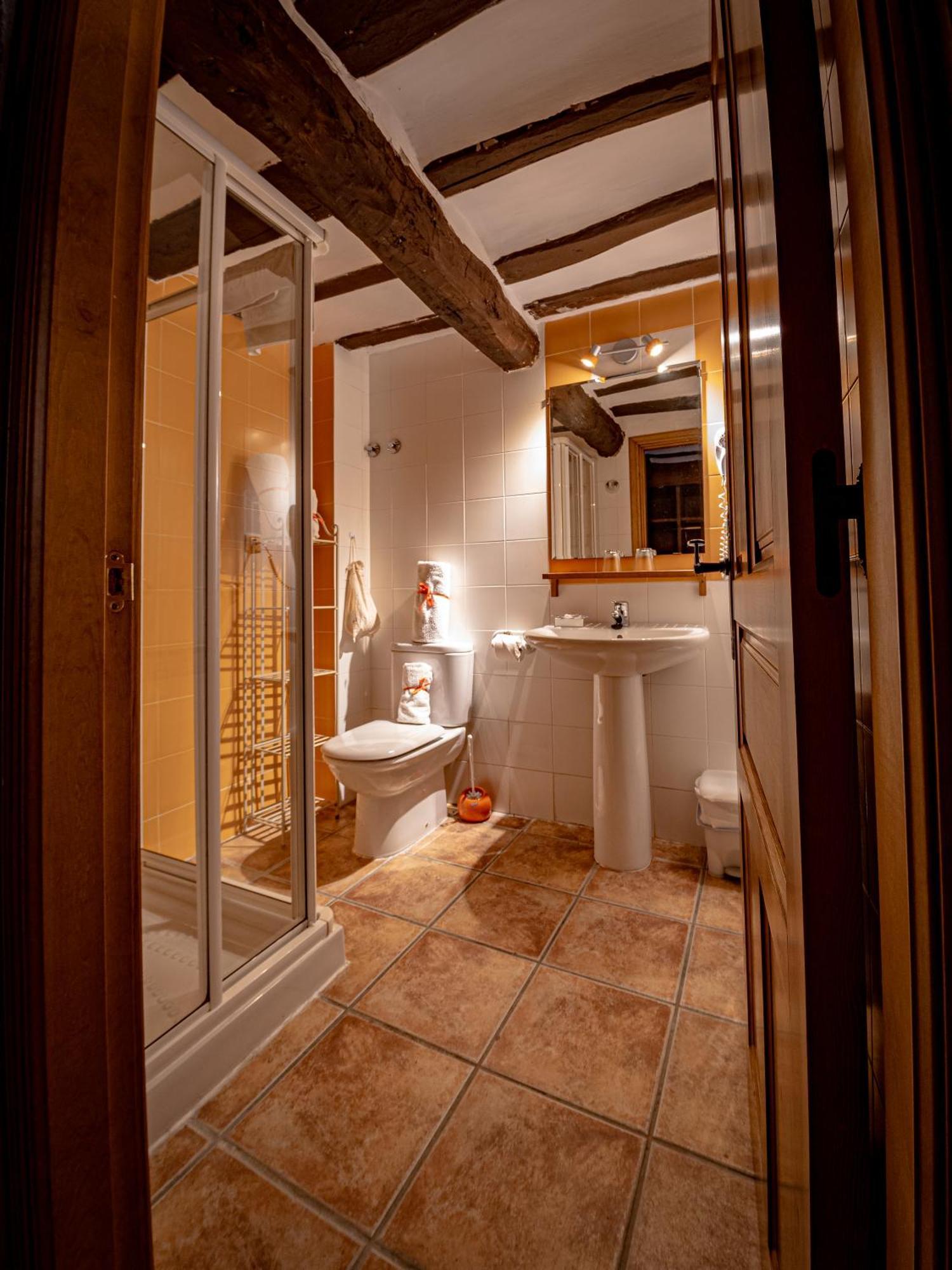 Hotel Rural La Aldea Encantada Quintanilla del Monte de Rioja Exterior foto